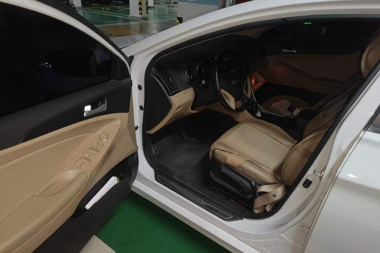 Used Hyundai Sonata 2013 2.0L Automatic Fashion Edition Driver Seat