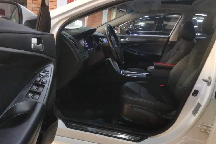 Used Hyundai Sonata 2013 2.0L Automatic Leading Edition Driver Seat