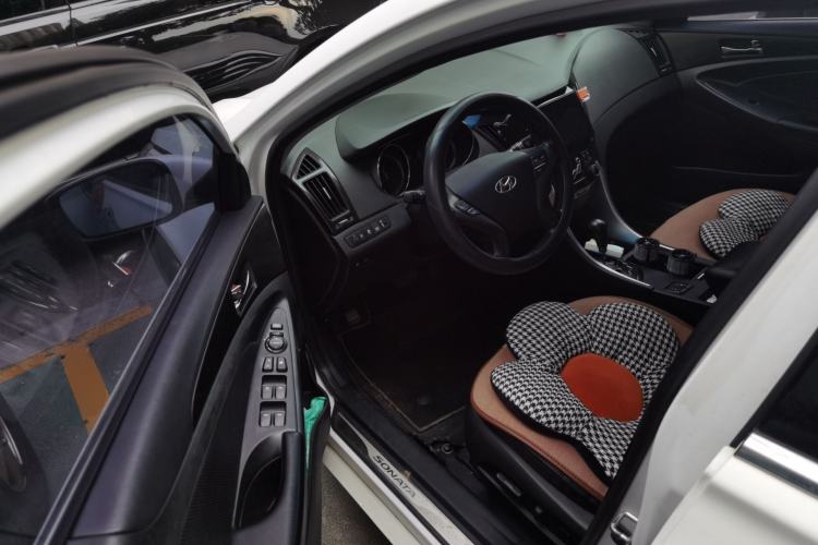 Used Hyundai Sonata 2013 2.4L Automatic Leading Edition China IV Standard Driver Seat