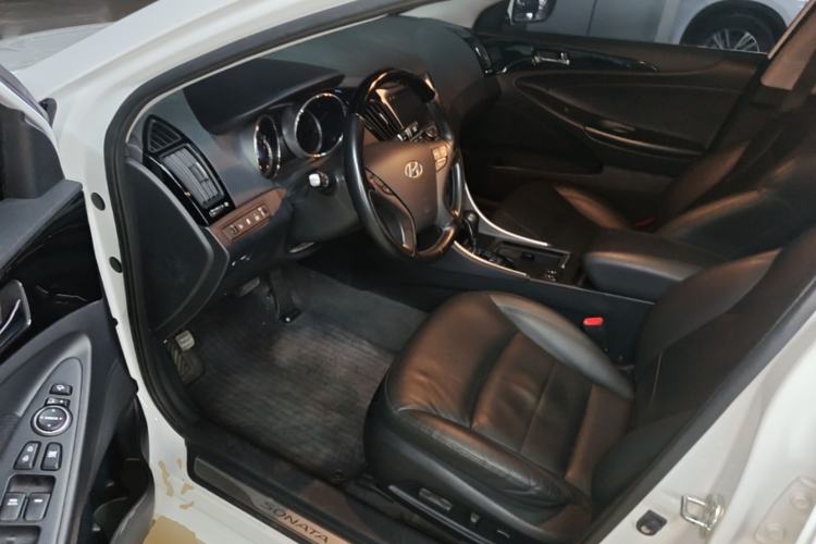 Used Hyundai Sonata 2013 2.4L Automatic Leading Edition China IV Standard Driver Seat