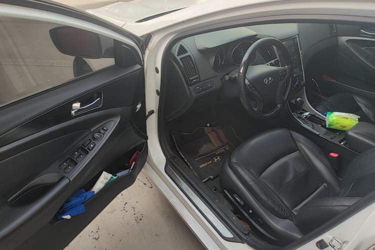 Used Hyundai Sonata 2013 2.4L Automatic Luxury Version China IV Standard Driver Seat