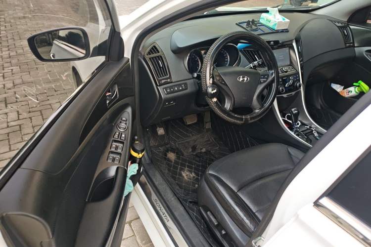 Used Hyundai Sonata 2013 2.0L Automatic Luxury Edition Driver Seat