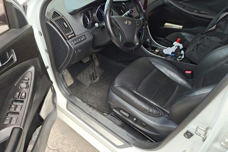 Used Hyundai Sonata 2013 2.0L Automatic Luxury Edition Driver Seat