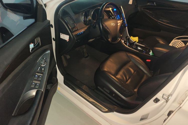 Used Hyundai Sonata 2013 2.0L Automatic Luxury Edition Driver Seat