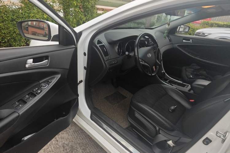Used Hyundai Sonata 2013 2.0L Automatic Leading Edition Driver Seat