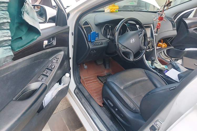 Used Hyundai Sonata 2013 2.0L Automatic Luxury Edition Driver Seat
