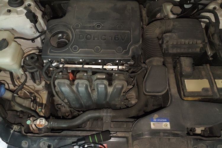 Used Hyundai Sonata 2013 2.4L Automatic Luxury Version China IV Standard Engine Bay