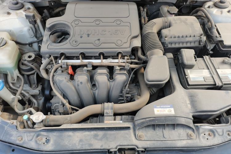 Used Hyundai Sonata 2013 2.4L Automatic Leading Edition China IV Standard Engine Bay