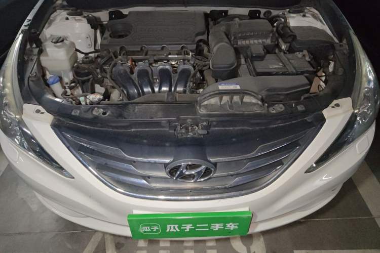 Used Hyundai Sonata 2013 2.4L Automatic Luxury Version China IV Standard Engine Bay
