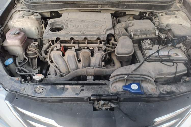 Used Hyundai Sonata 2013 2.4L Automatic Luxury Version China IV Standard Engine Bay