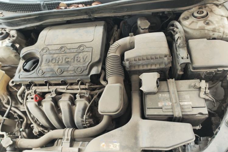 Used Hyundai Sonata 2013 2.4L Automatic Leading Edition China IV Standard Engine Bay