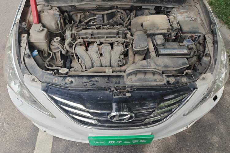 Used Hyundai Sonata 2013 2.4L Automatic Luxury Version China IV Standard Engine Bay