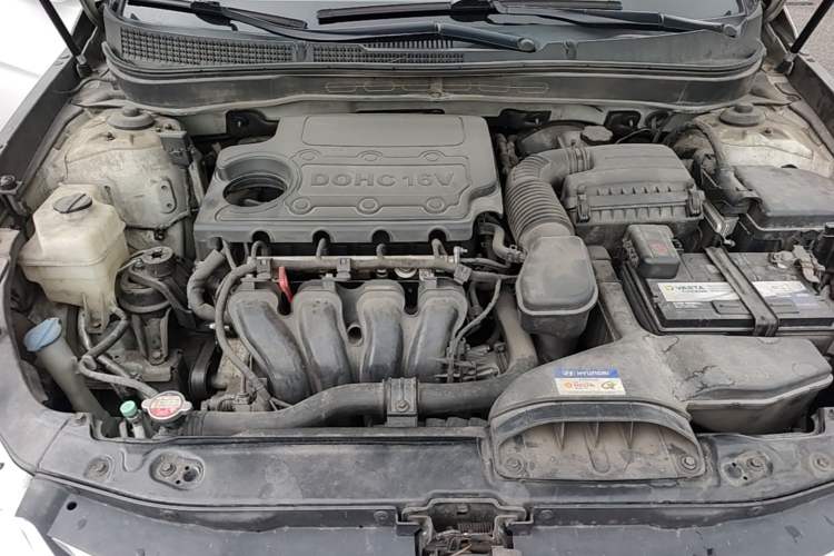Used Hyundai Sonata 2013 2.4L Automatic Luxury Version China V Standard Engine Bay