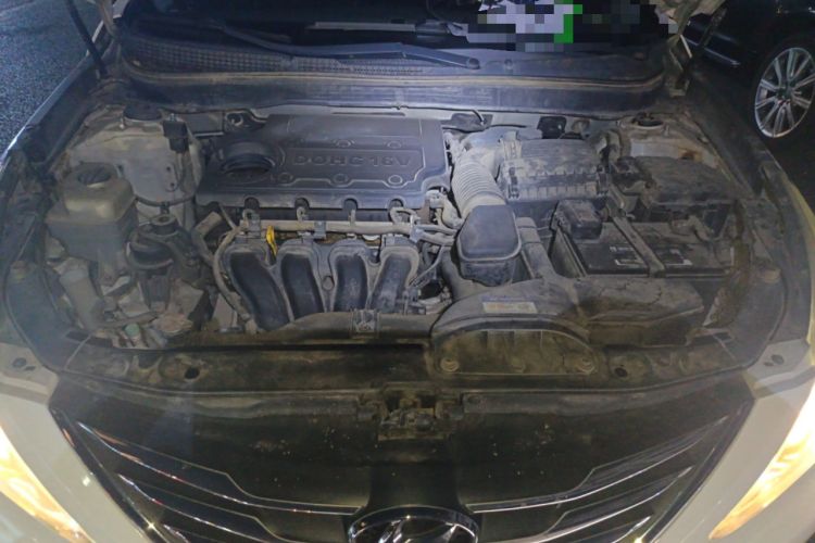 Used Hyundai Sonata 2013 2.4L Automatic Luxury Version China IV Standard Engine Bay