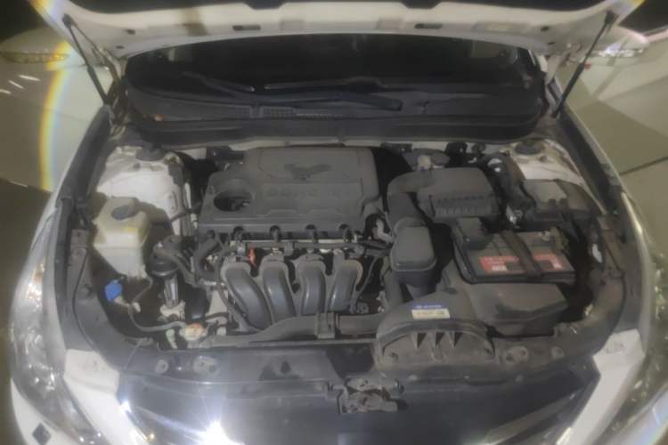 Used Hyundai Sonata 2013 2.4L Automatic Top-Grade Version China IV Standard Engine Bay