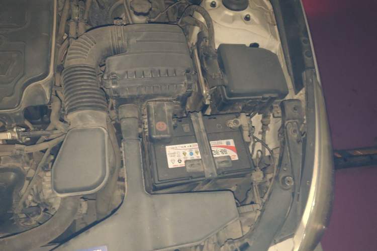Used Hyundai Sonata 2013 2.4L Automatic Leading Edition China IV Standard Engine Bay Left