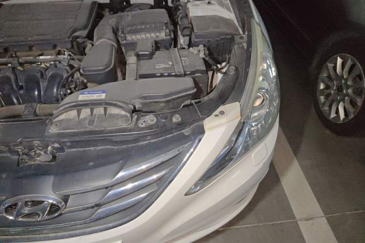 Used Hyundai Sonata 2013 2.4L Automatic Luxury Version China IV Standard Engine Bay Left
