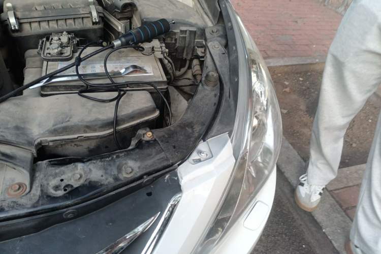 Used Hyundai Sonata 2013 2.4L Automatic Luxury Version China IV Standard Engine Bay Left