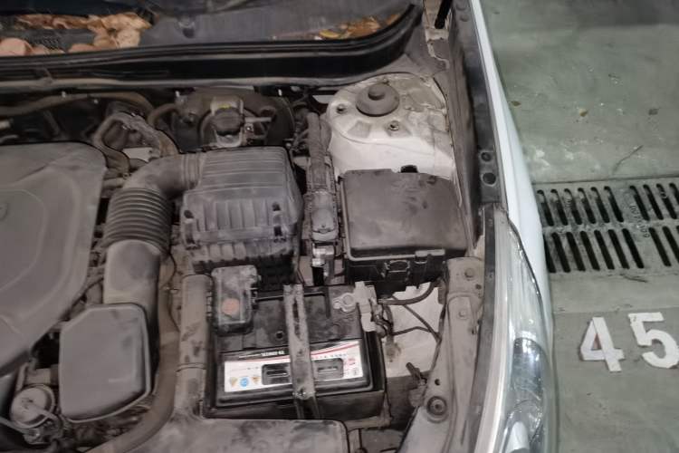 Used Hyundai Sonata 2013 2.0L Automatic Fashion Edition Engine Bay Left