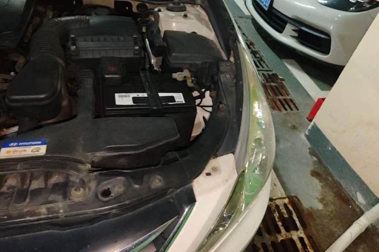 Used Hyundai Sonata 2013 2.4L Automatic Leading Edition China IV Standard Engine Bay Left