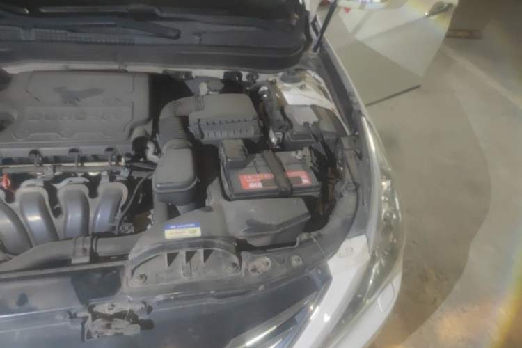 Used Hyundai Sonata 2013 2.4L Automatic Top-Grade Version China IV Standard Engine Bay Left
