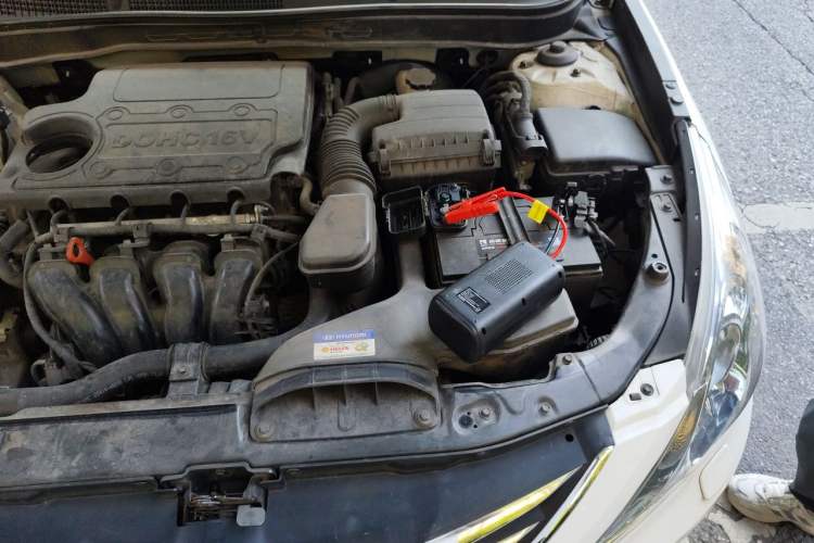 Used Hyundai Sonata 2013 2.4L Automatic Luxury Version China IV Standard Engine Bay Left