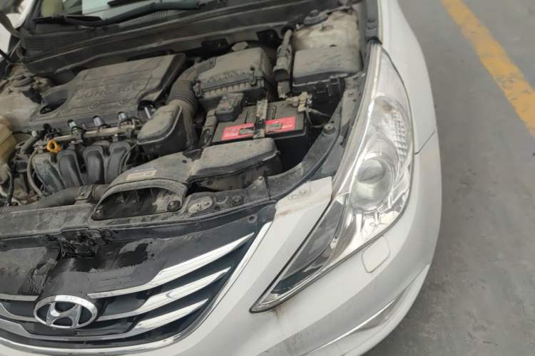 Used Hyundai Sonata 2013 2.4L Automatic Luxury Version China IV Standard Engine Bay Left