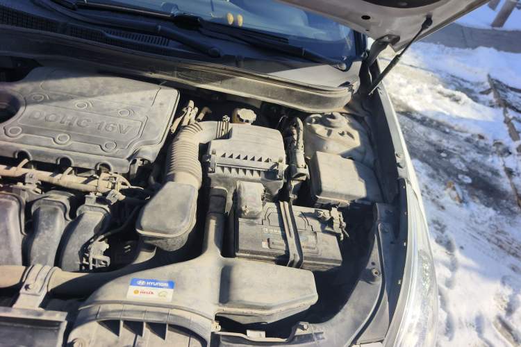 Used Hyundai Sonata 2013 2.4L Automatic Luxury Version China IV Standard Engine Bay Left