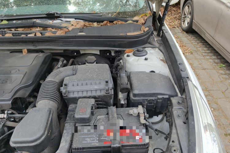 Used Hyundai Sonata 2013 2.4L Automatic Leading Edition China IV Standard Engine Bay Left