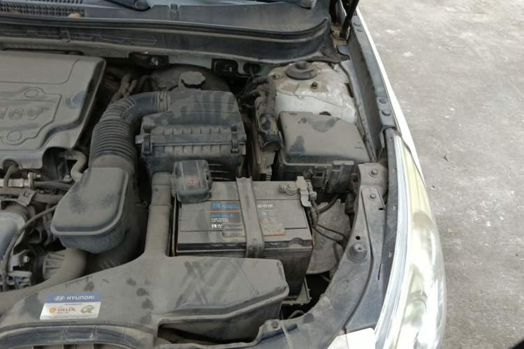 Used Hyundai Sonata 2013 2.4L Automatic Luxury Version China IV Standard Engine Bay Left