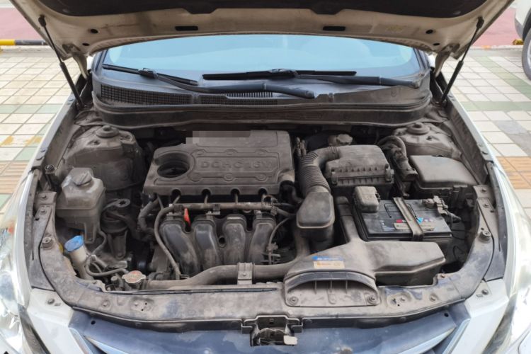 Used Hyundai Sonata 2013 2.4L Automatic Luxury Version China IV Standard Engine Bay