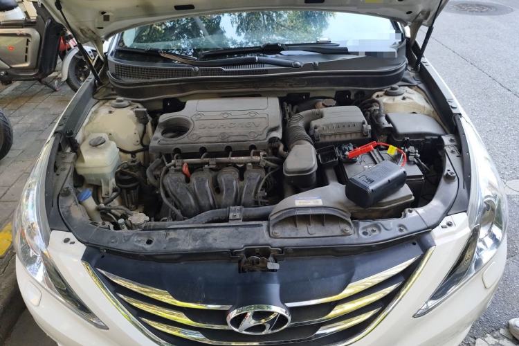 Used Hyundai Sonata 2013 2.4L Automatic Luxury Version China IV Standard Engine Bay