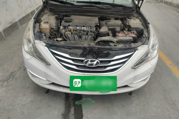 Used Hyundai Sonata 2013 2.4L Automatic Luxury Version China IV Standard Engine Bay