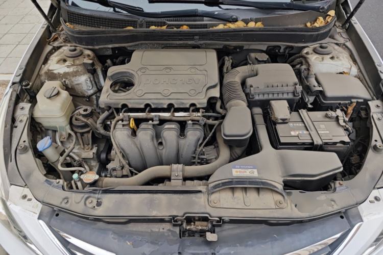 Used Hyundai Sonata 2013 2.4L Automatic Leading Edition China IV Standard Engine Bay