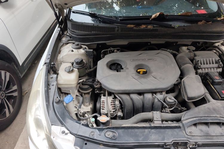 Used Hyundai Sonata 2013 2.0L Automatic Leading Edition Engine Bay Right
