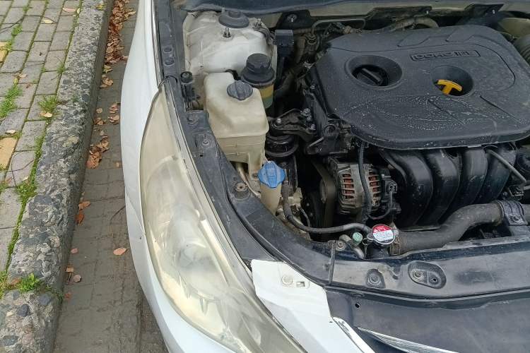 Used Hyundai Sonata 2013 2.0L Automatic Leading Edition Engine Bay Right