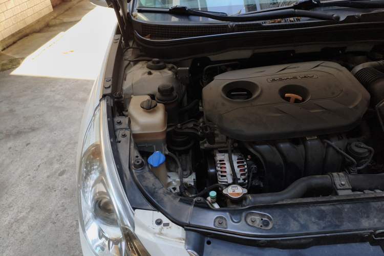 Used Hyundai Sonata 2013 2.0L Automatic Luxury Edition Engine Bay Right