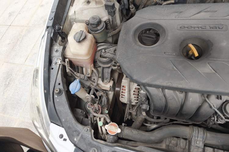 Used Hyundai Sonata 2013 2.0L Automatic Leading Edition Engine Bay Right