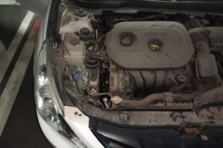 Used Hyundai Sonata 2013 2.0L Automatic Leading Edition Engine Bay Right