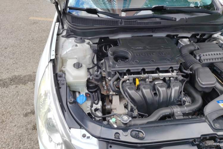 Used Hyundai Sonata 2013 2.4L Automatic Top-Grade Version China IV Standard Engine Bay Right