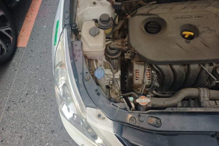 Used Hyundai Sonata 2013 2.0L Automatic Leading Edition Engine Bay Right