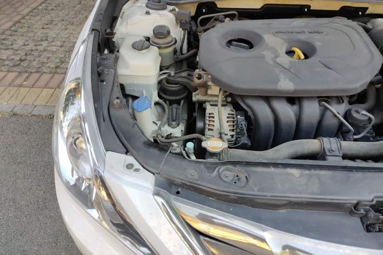 Used Hyundai Sonata 2013 2.0L Automatic Fashion Edition Engine Bay Right