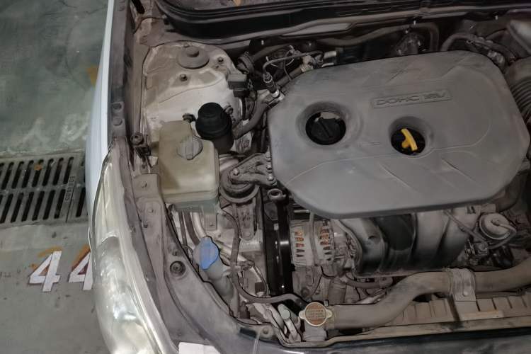 Used Hyundai Sonata 2013 2.0L Automatic Fashion Edition Engine Bay Right