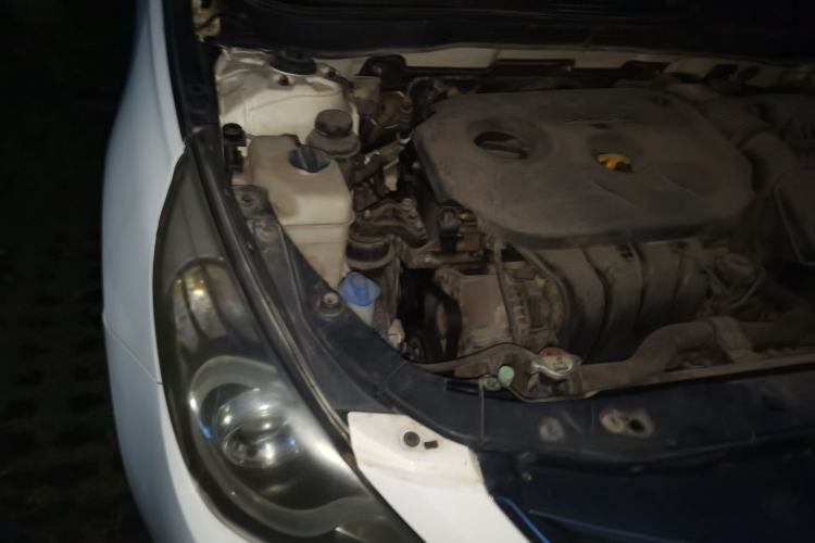 Used Hyundai Sonata 2013 2.0L Automatic Luxury Edition Engine Bay Right