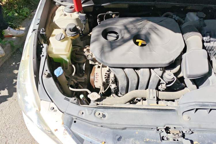 Used Hyundai Sonata 2013 2.0L Automatic Luxury Edition Engine Bay Right