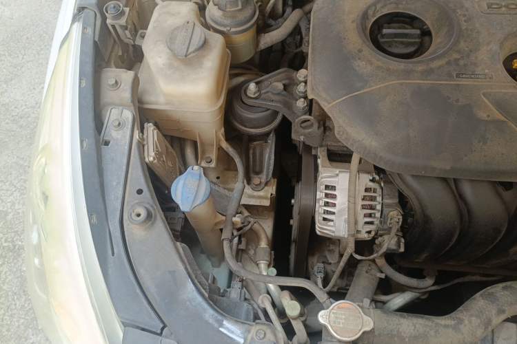Used Hyundai Sonata 2013 2.0L Automatic Leading Edition Engine Bay Right