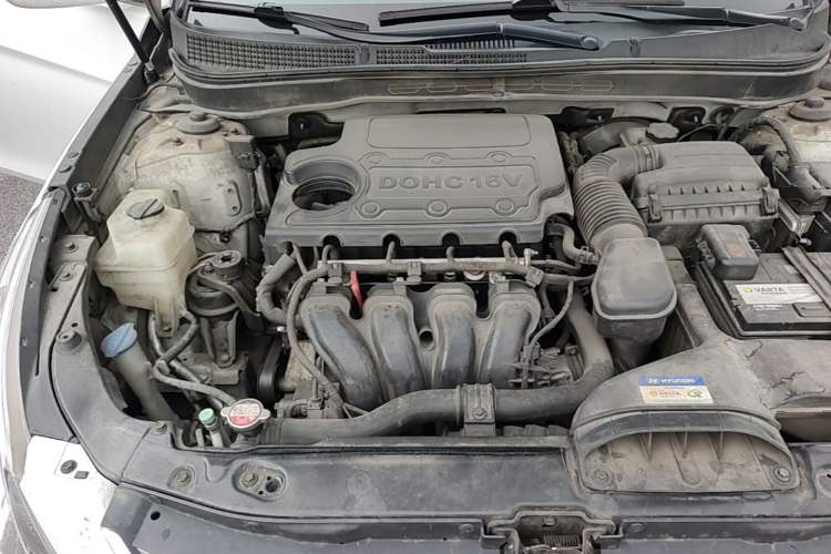 Used Hyundai Sonata 2013 2.4L Automatic Luxury Version China V Standard Engine Bay Right