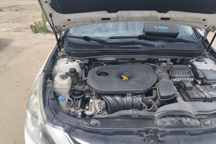 Used Hyundai Sonata 2013 2.0L Automatic Luxury Edition Engine Bay Right