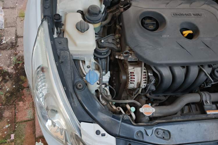 Used Hyundai Sonata 2013 2.0L Automatic Leading Edition Engine Bay Right