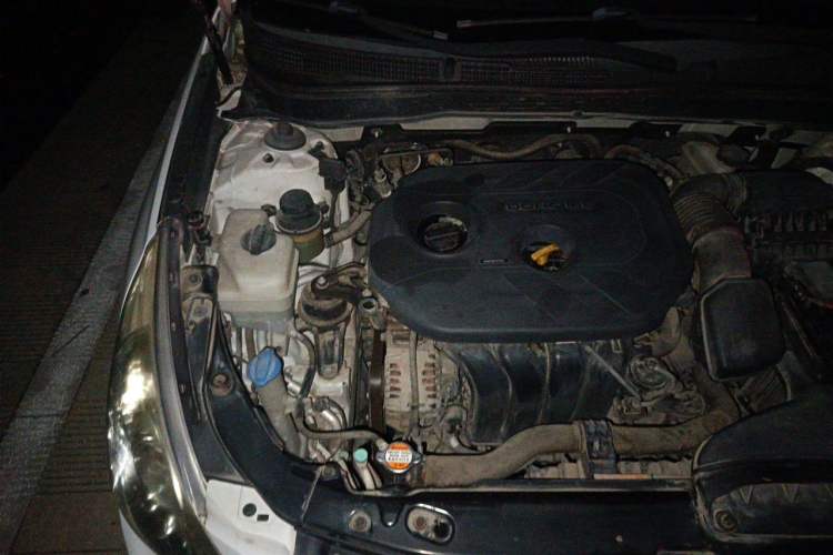 Used Hyundai Sonata 2013 2.0L Automatic Luxury Edition Engine Bay Right